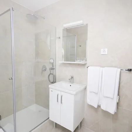 Fruski Cvet - Fruske Terme فندق فردنيك