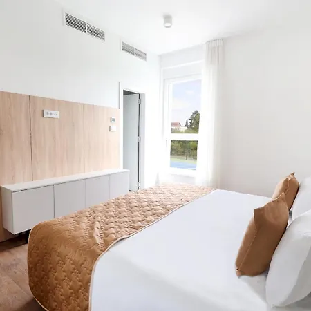 Fruski Cvet - Fruske Terme فندق فردنيك